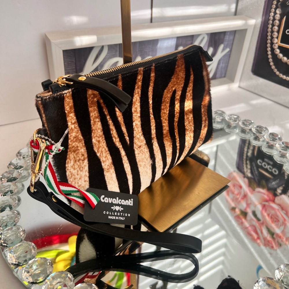 Cavalcanti made Italy Zebra Print cow leather Wristlet in Black & Copper - Picture 3 of 14